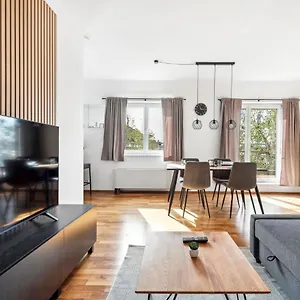 Bernhards Stadthalle - Klima & Terrasse Apartment Wien
